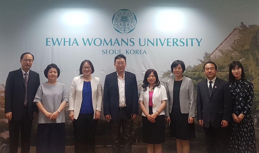 Shanghai International Studies University delegation visits OIA 첨부 이미지